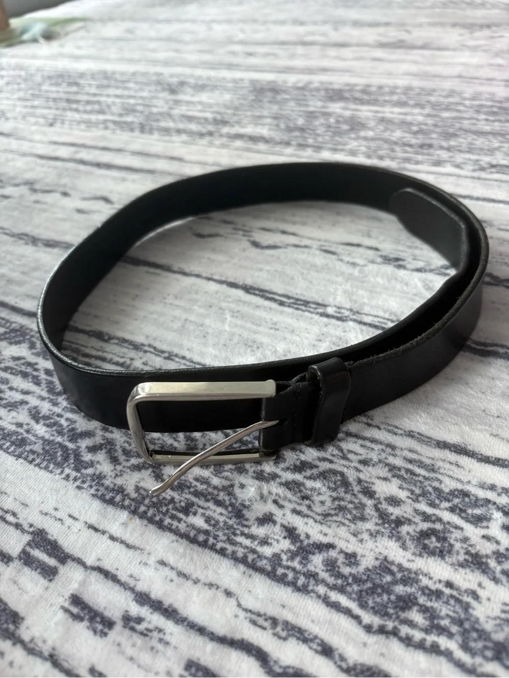 Classic Black Leather Men's Belt - Minimal Silver Buckle